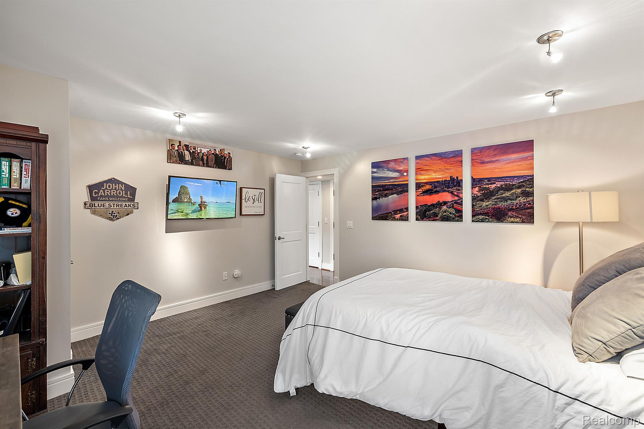 411 S Old Woodward Avenue 801