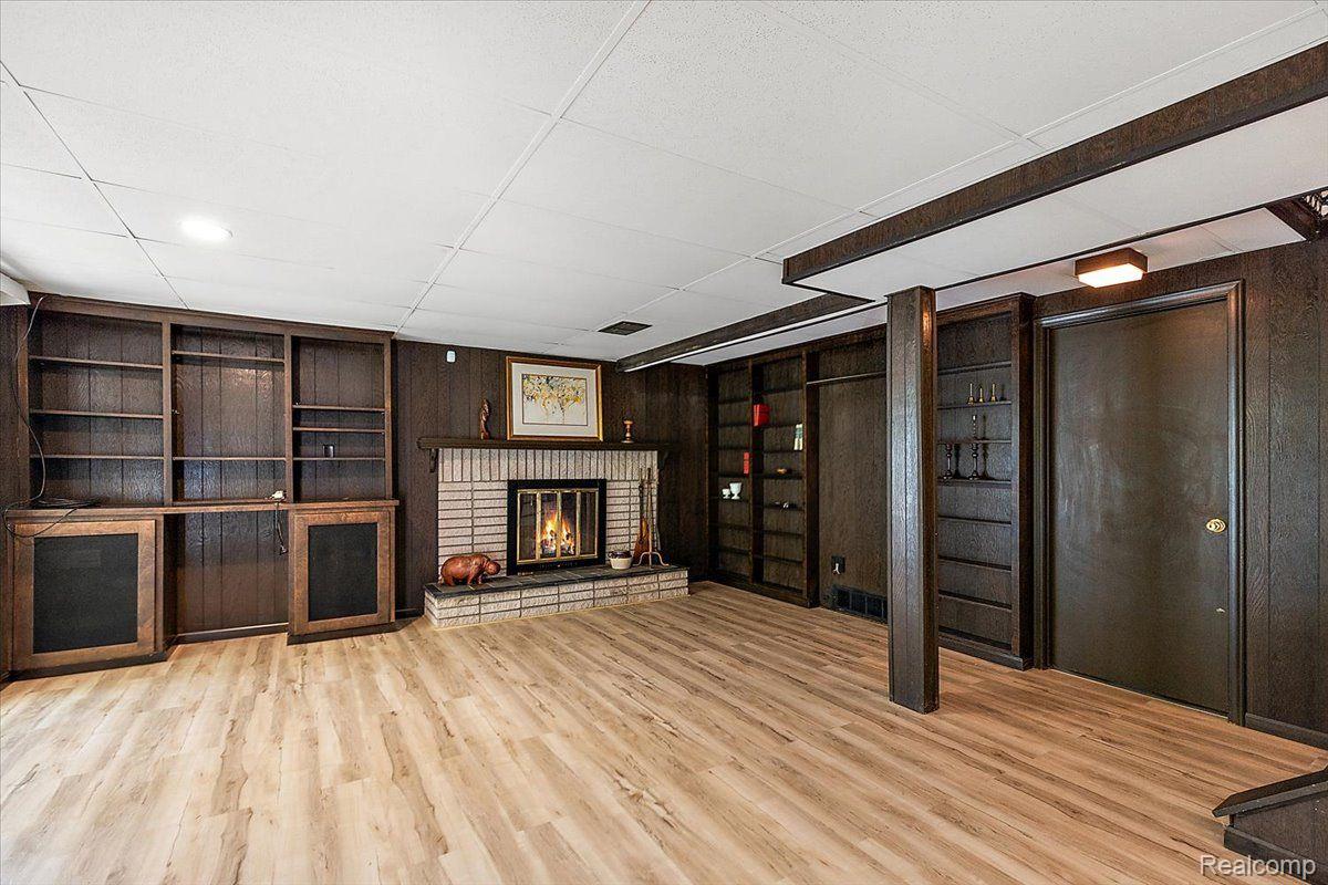 4363 SUNNINGDALE Drive