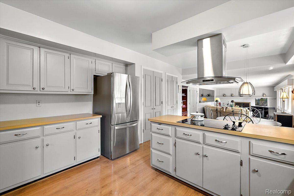 4363 SUNNINGDALE Drive