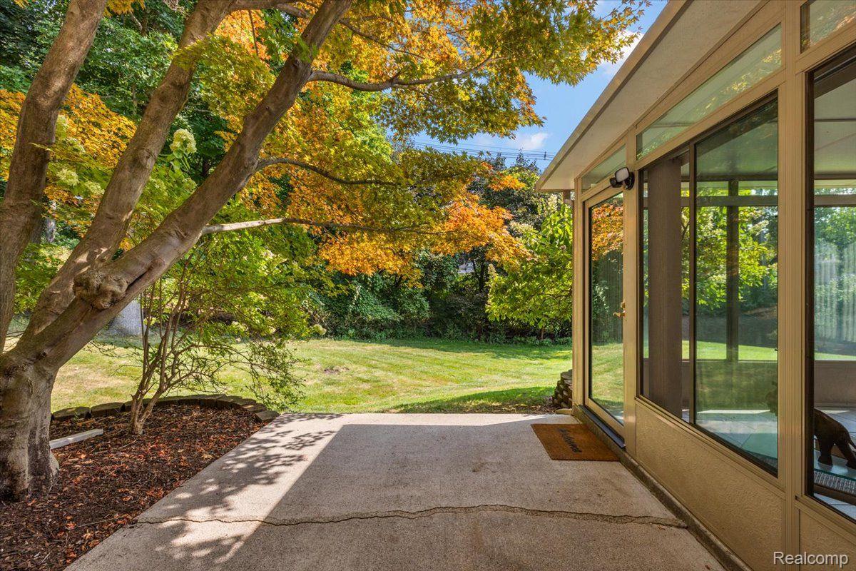 4363 SUNNINGDALE Drive