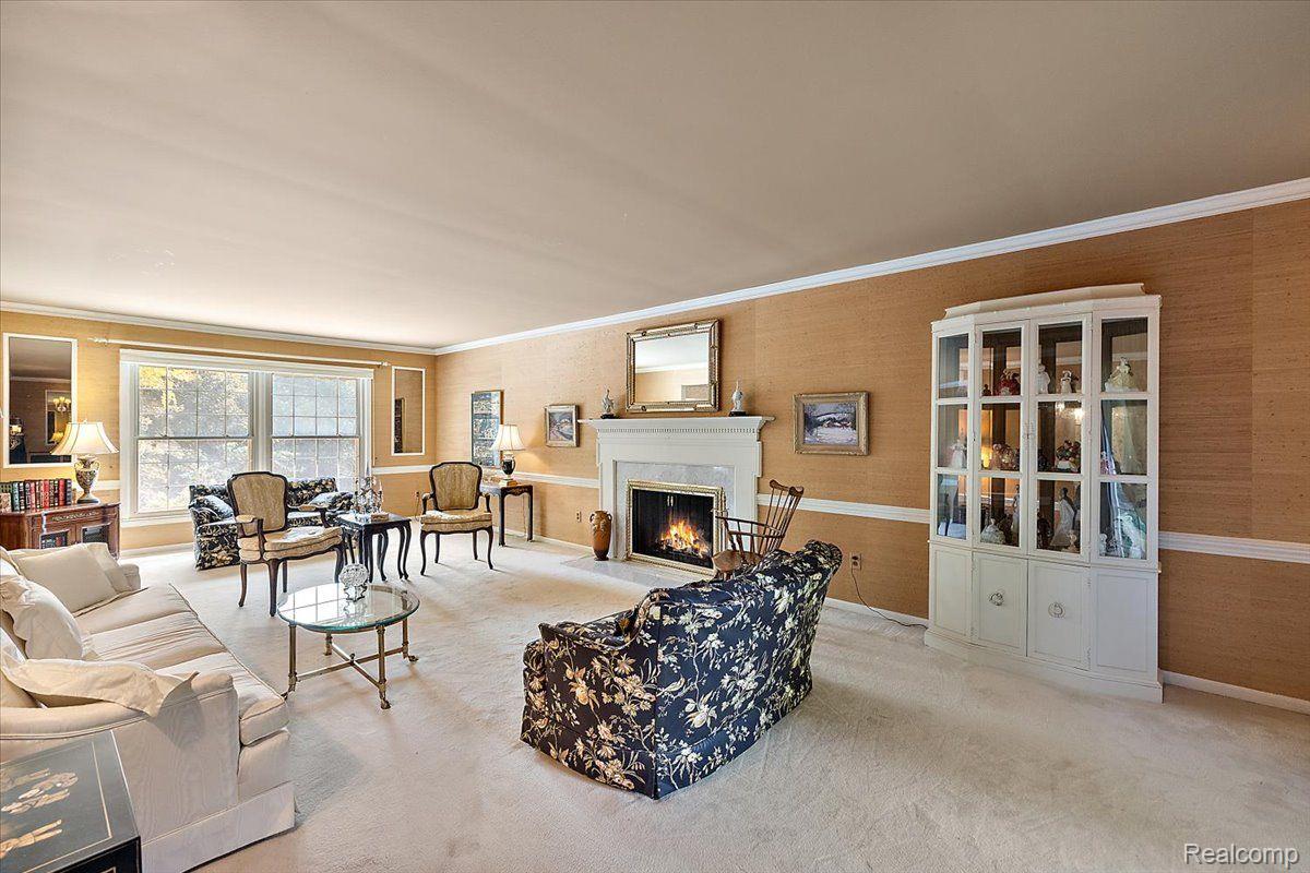 4363 SUNNINGDALE Drive