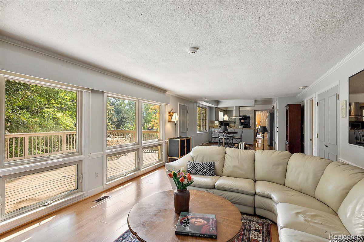 4363 SUNNINGDALE Drive