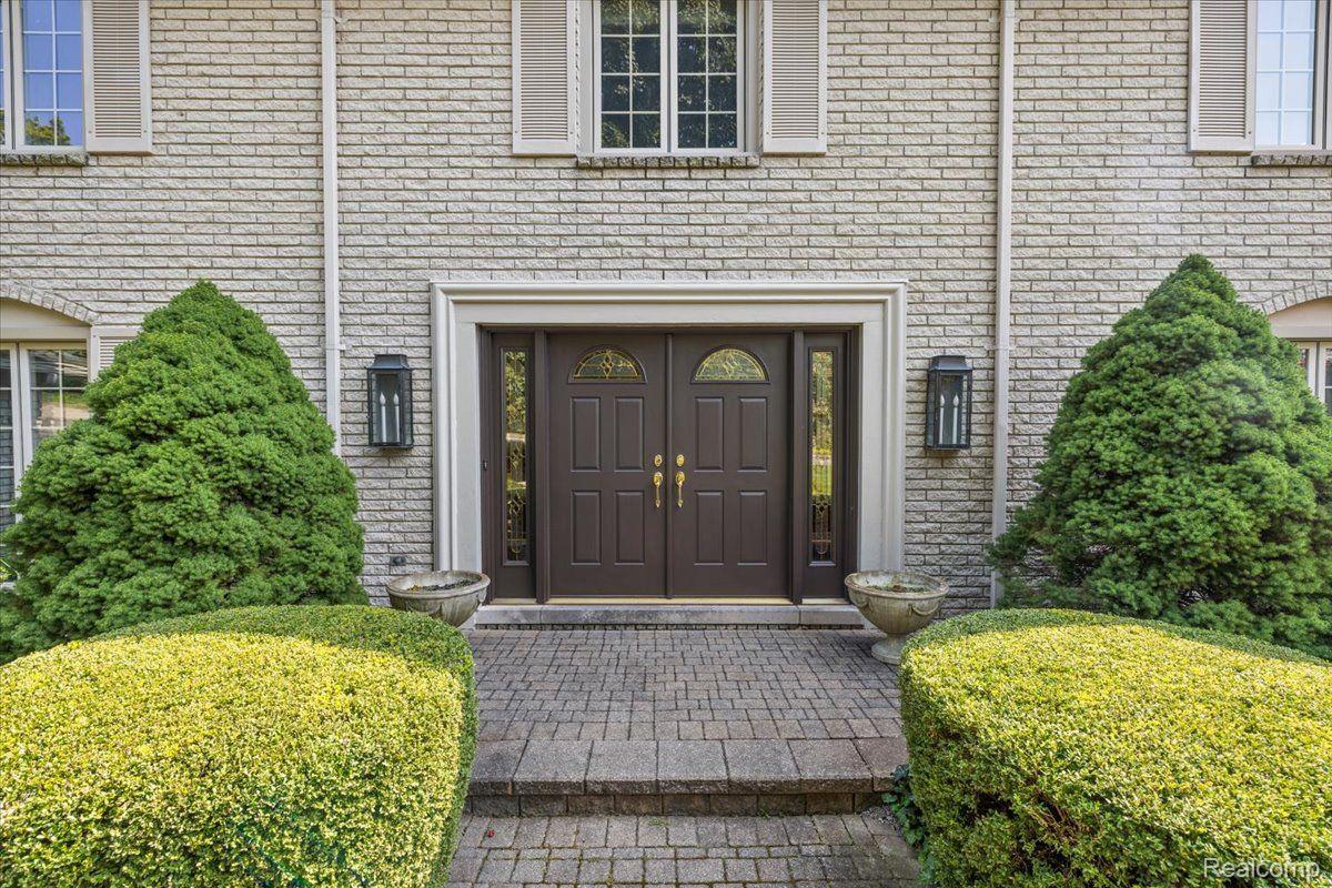 4363 SUNNINGDALE Drive