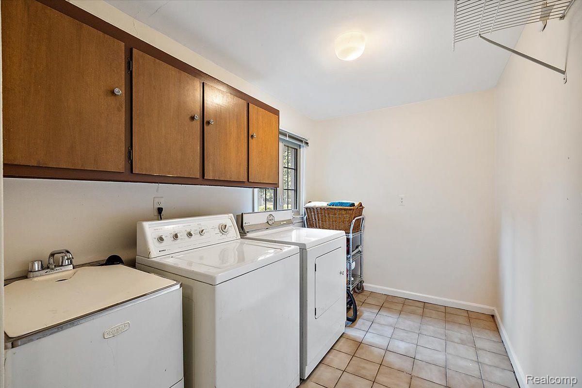 4363 SUNNINGDALE Drive