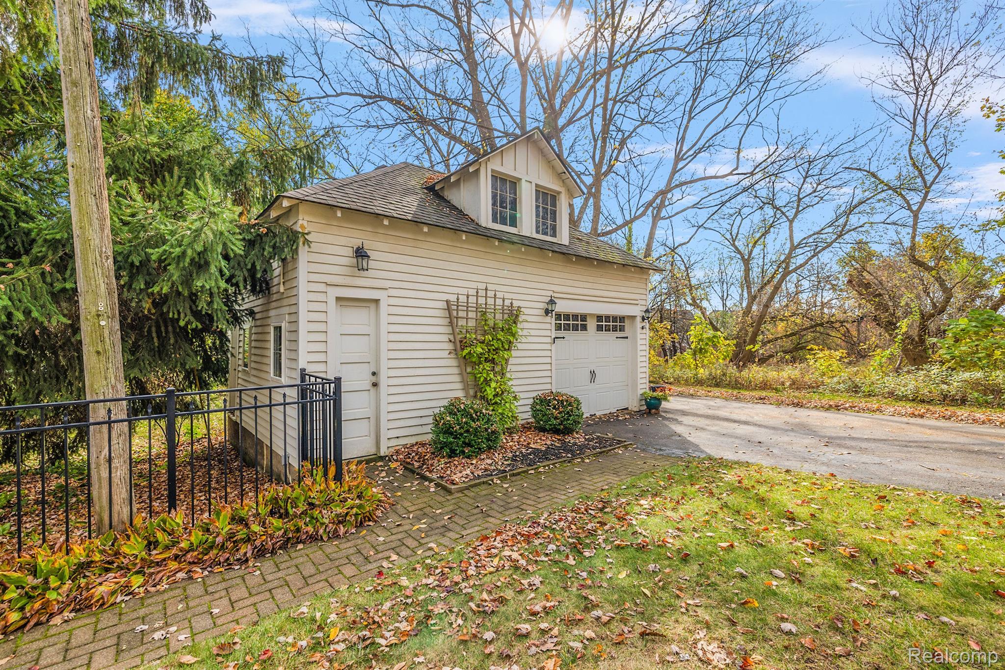 1266 Washington Road