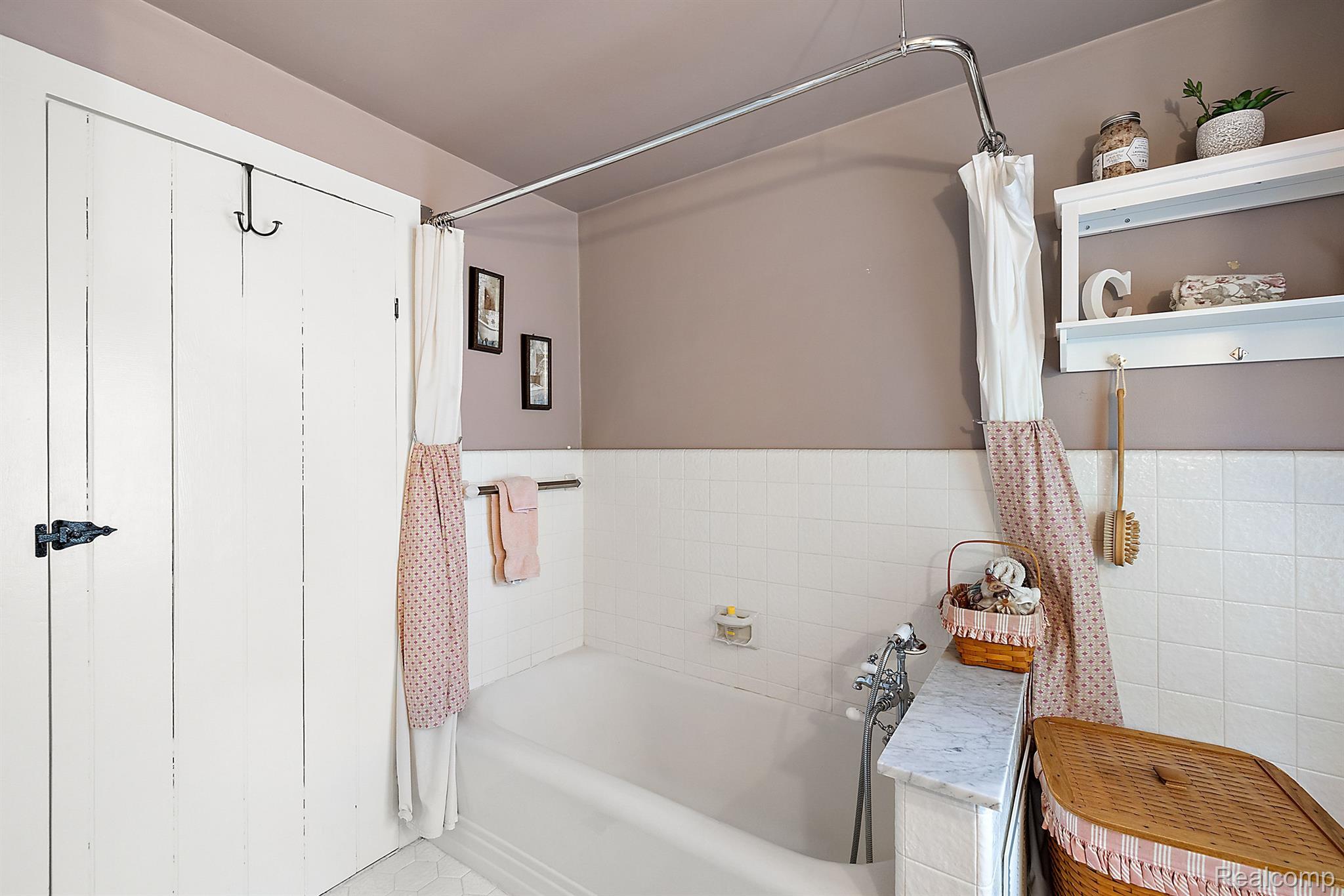 1266 Washington Road