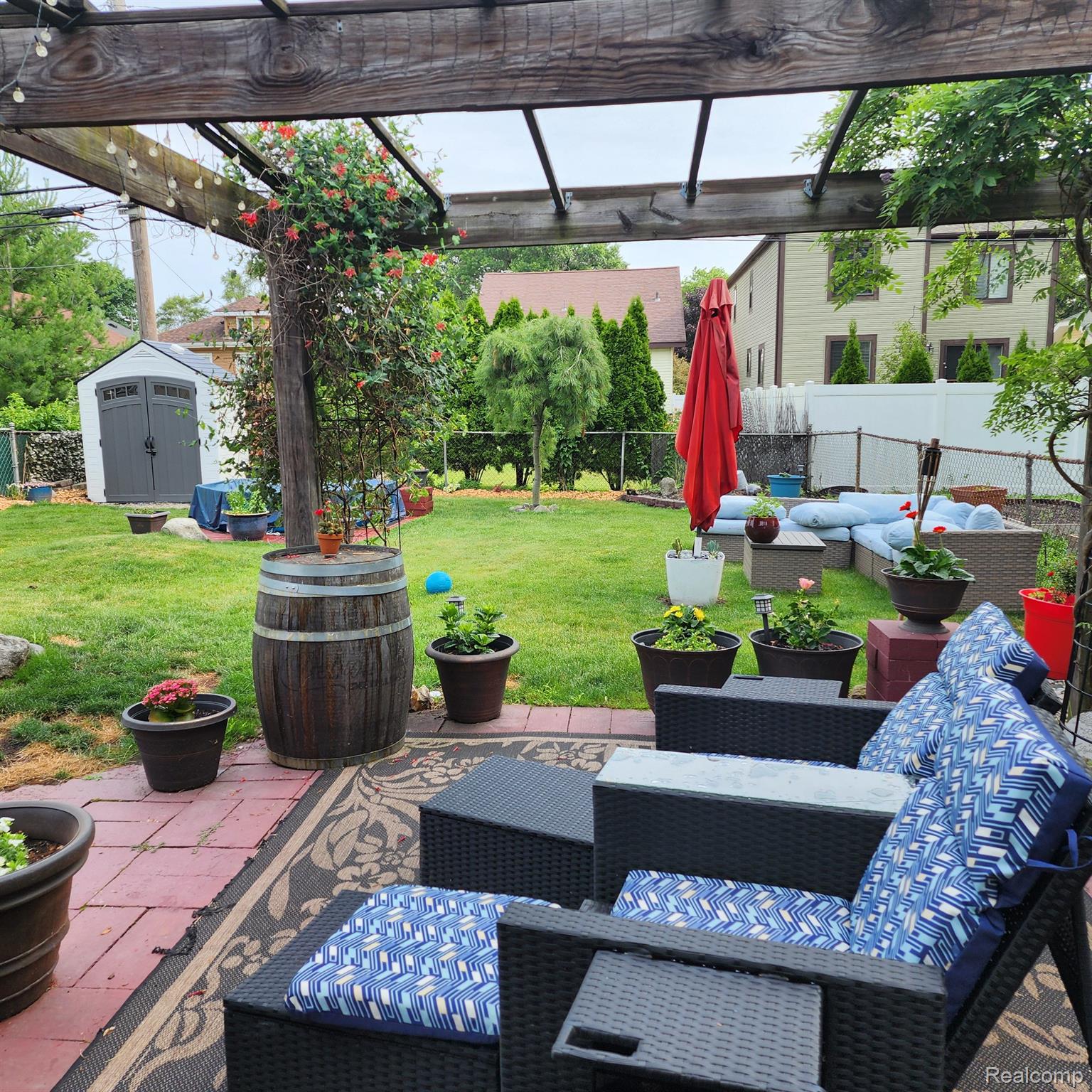 319 E LEWISTON Avenue