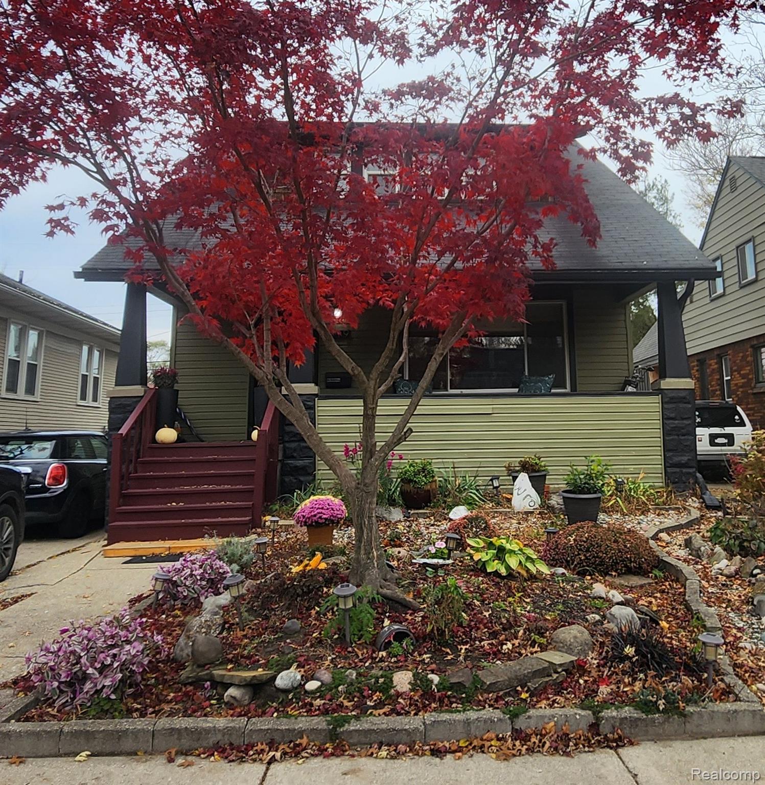 319 E LEWISTON Avenue