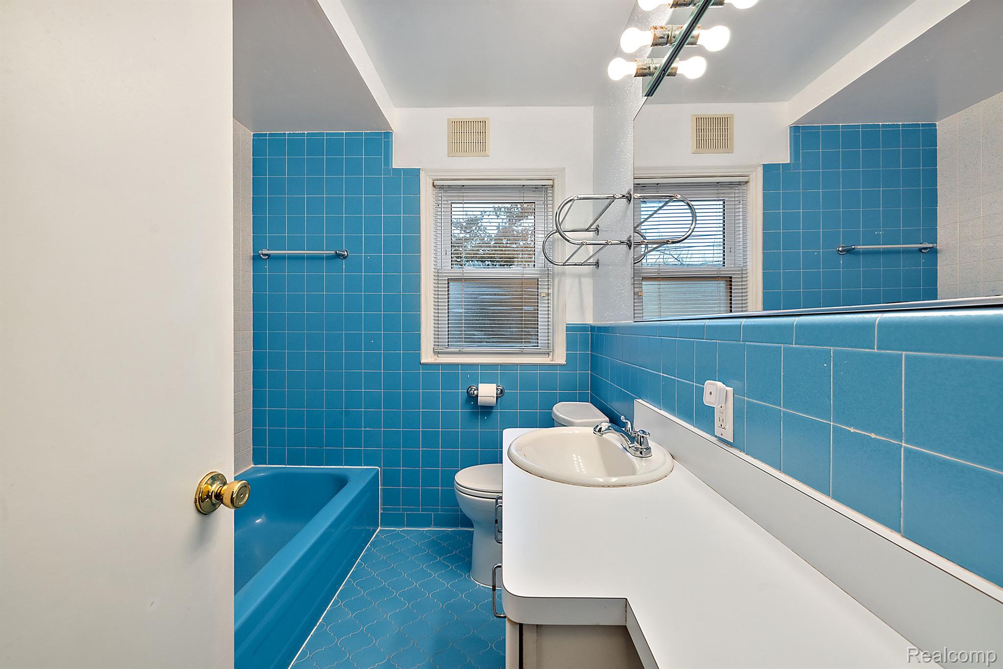 1228 W Windemere Avenue