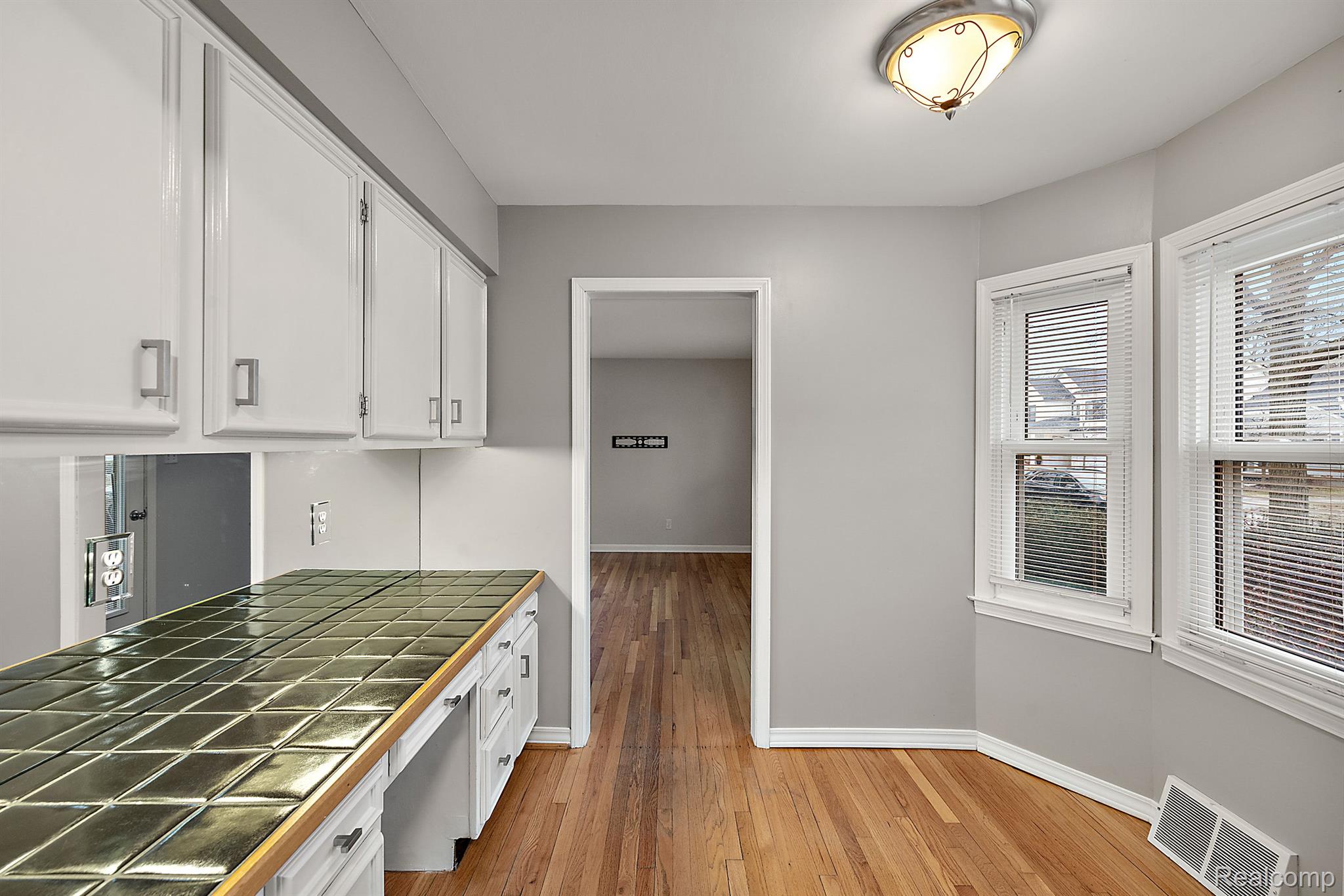 1228 W Windemere Avenue