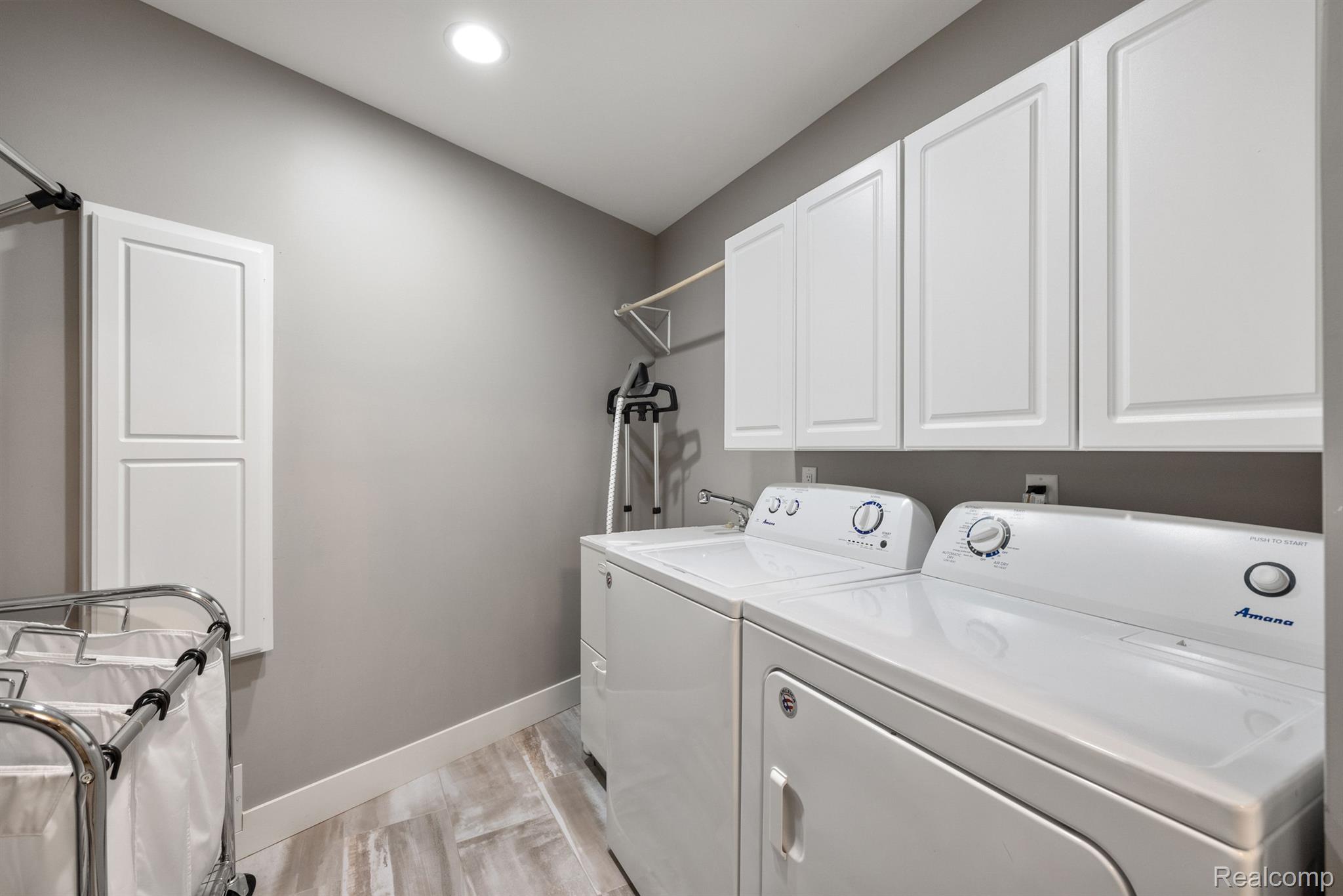 2087 Dunwoodie Court