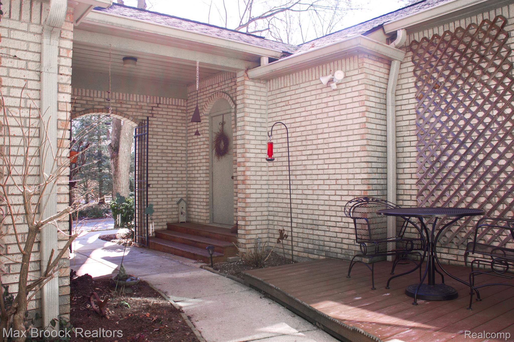 1173 GLENPOINTE Court