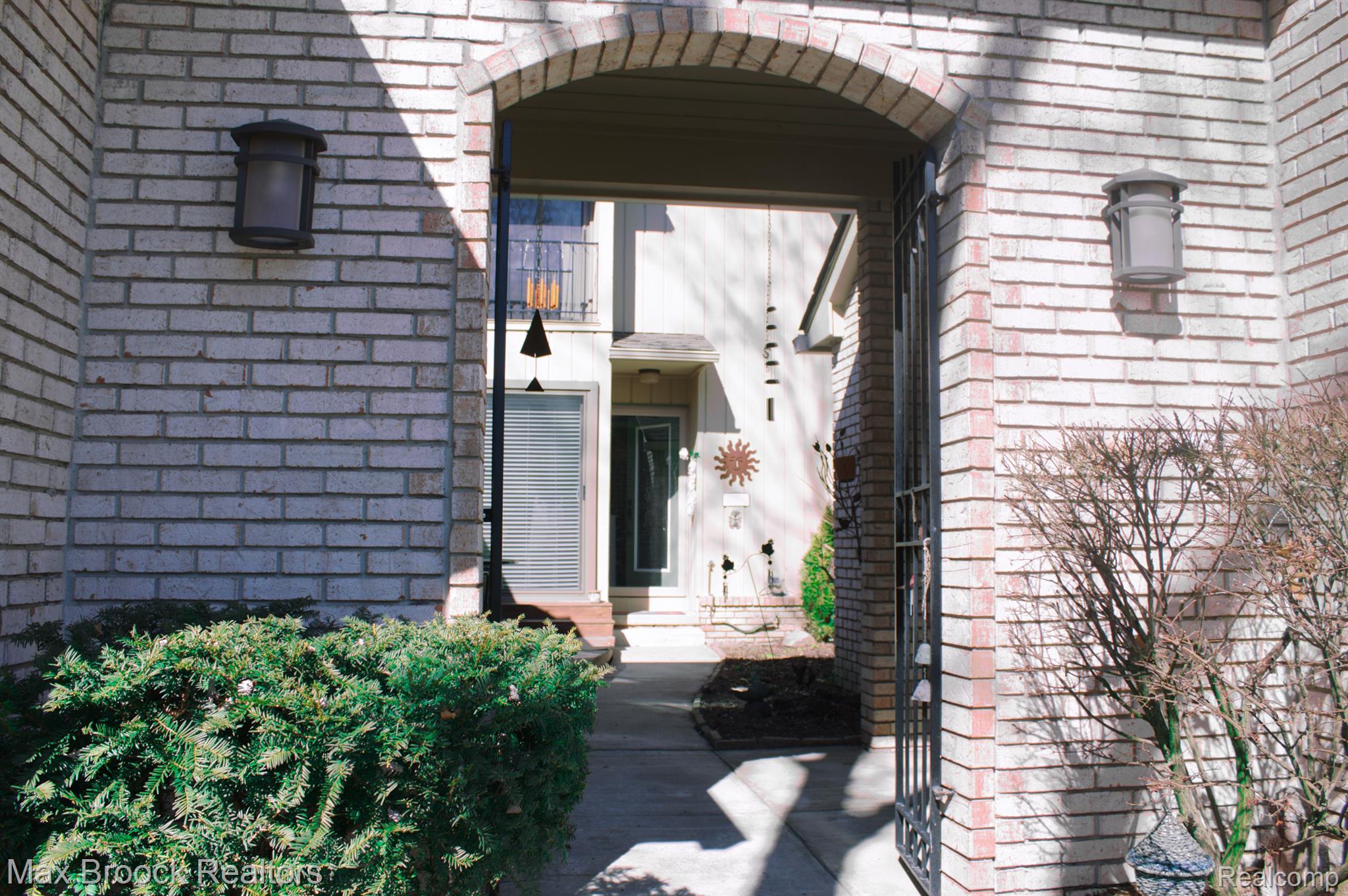 1173 GLENPOINTE Court