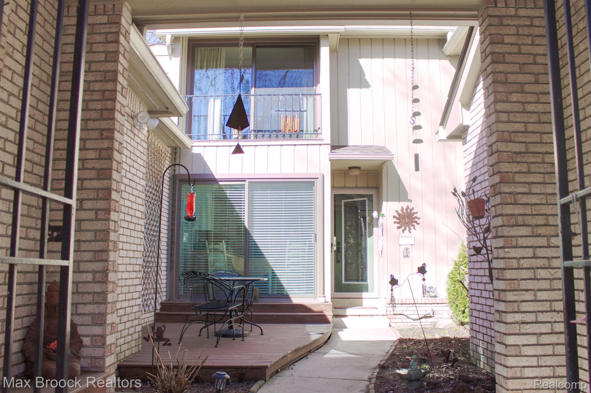 1173 GLENPOINTE Court