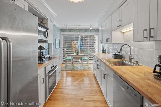 1173 GLENPOINTE Court