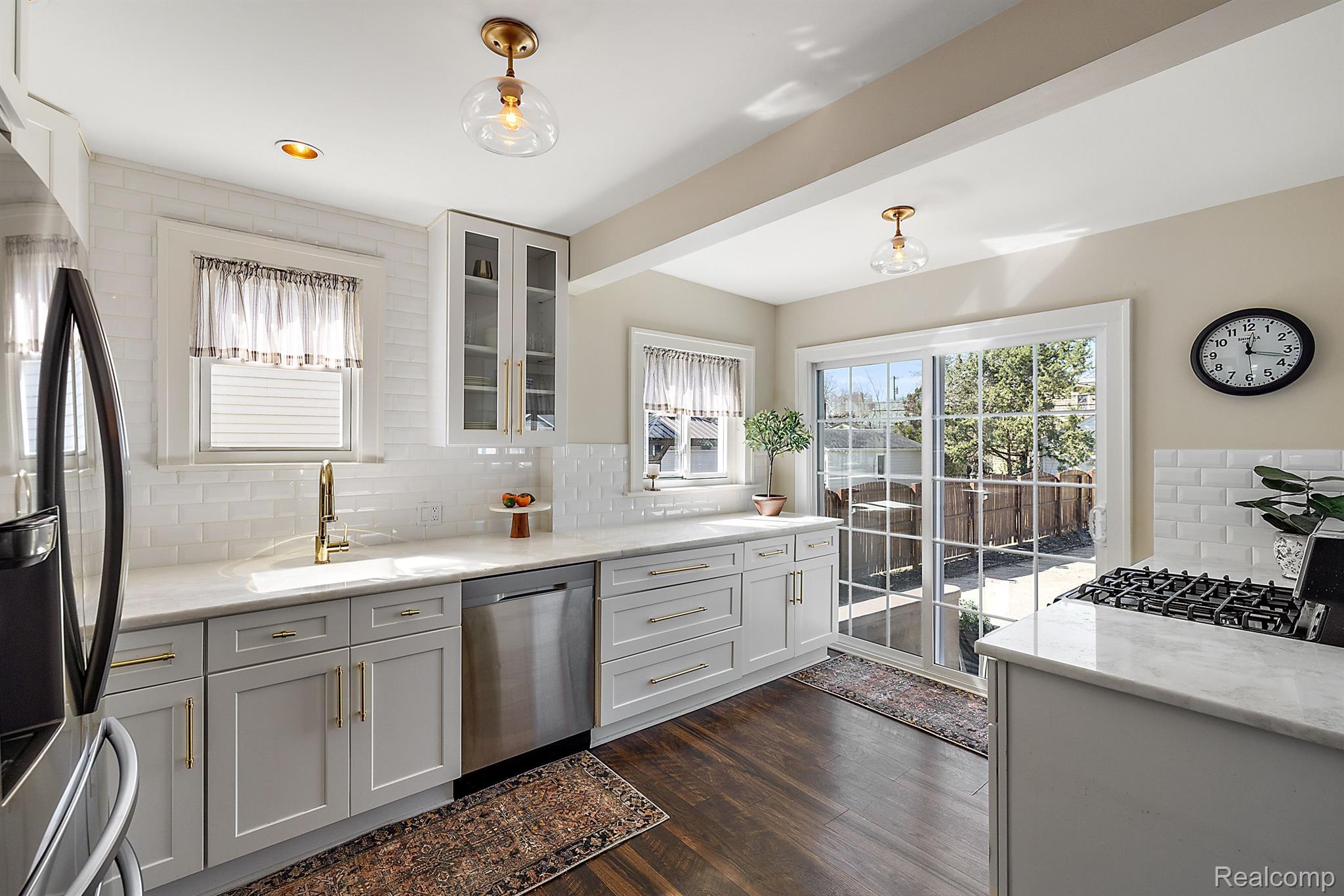 714 S Rembrandt Avenue