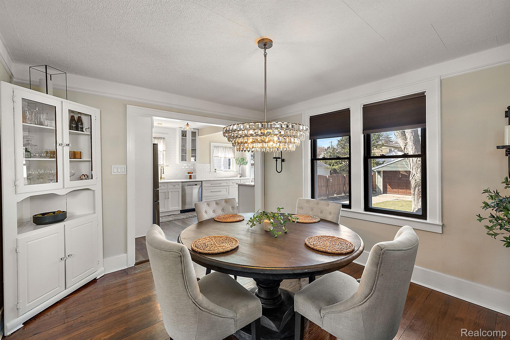 714 S Rembrandt Avenue