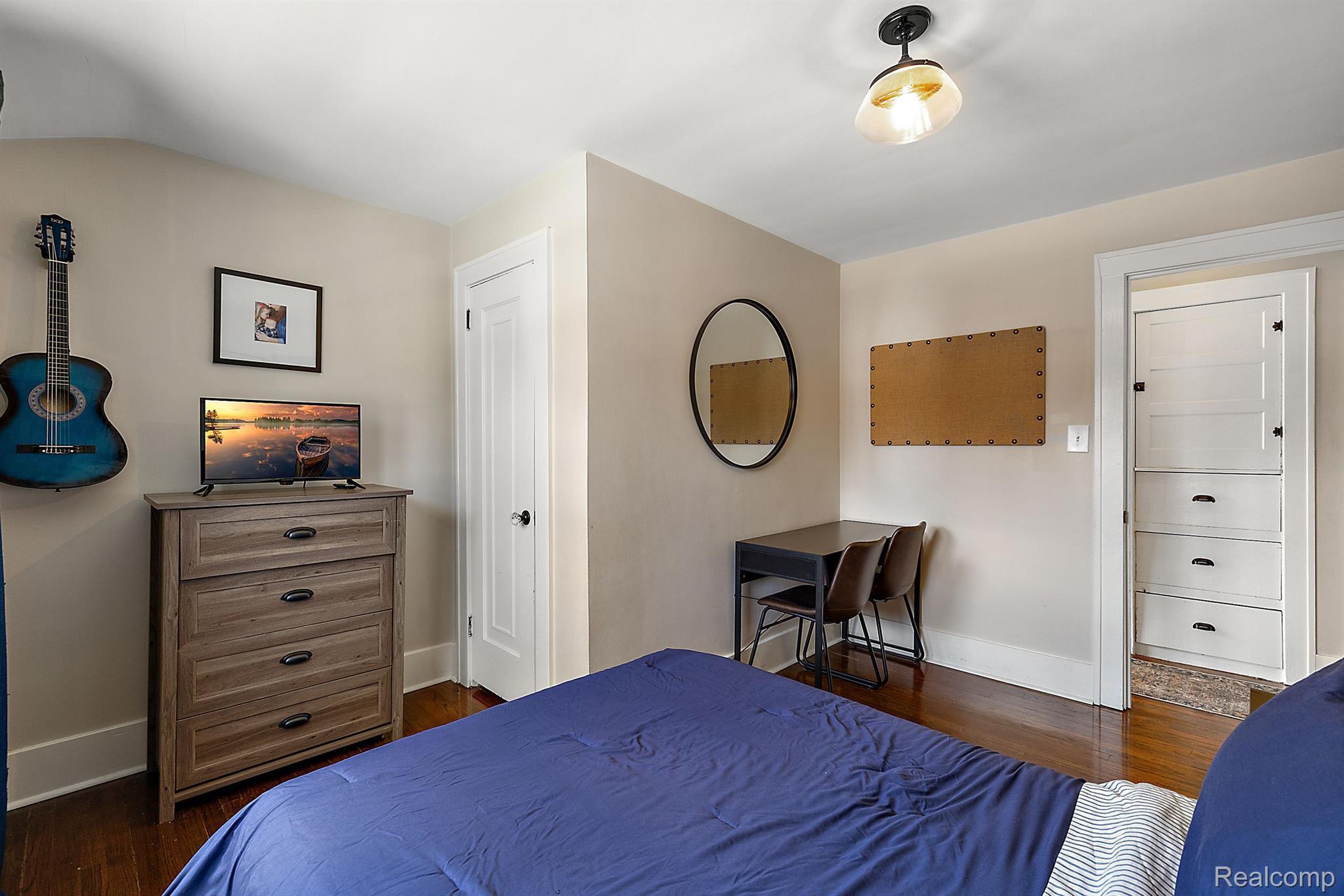 714 S Rembrandt Avenue