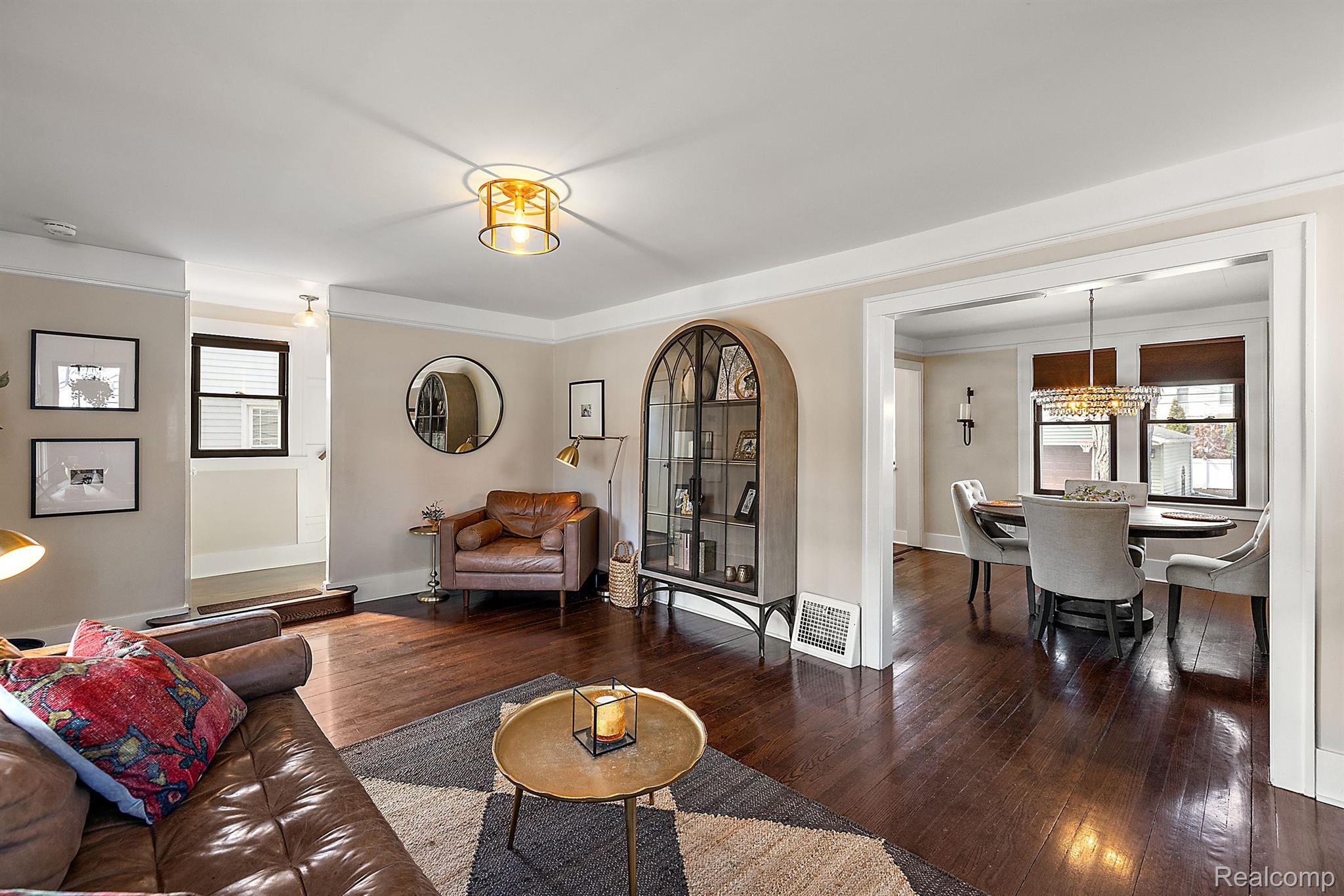 714 S Rembrandt Avenue