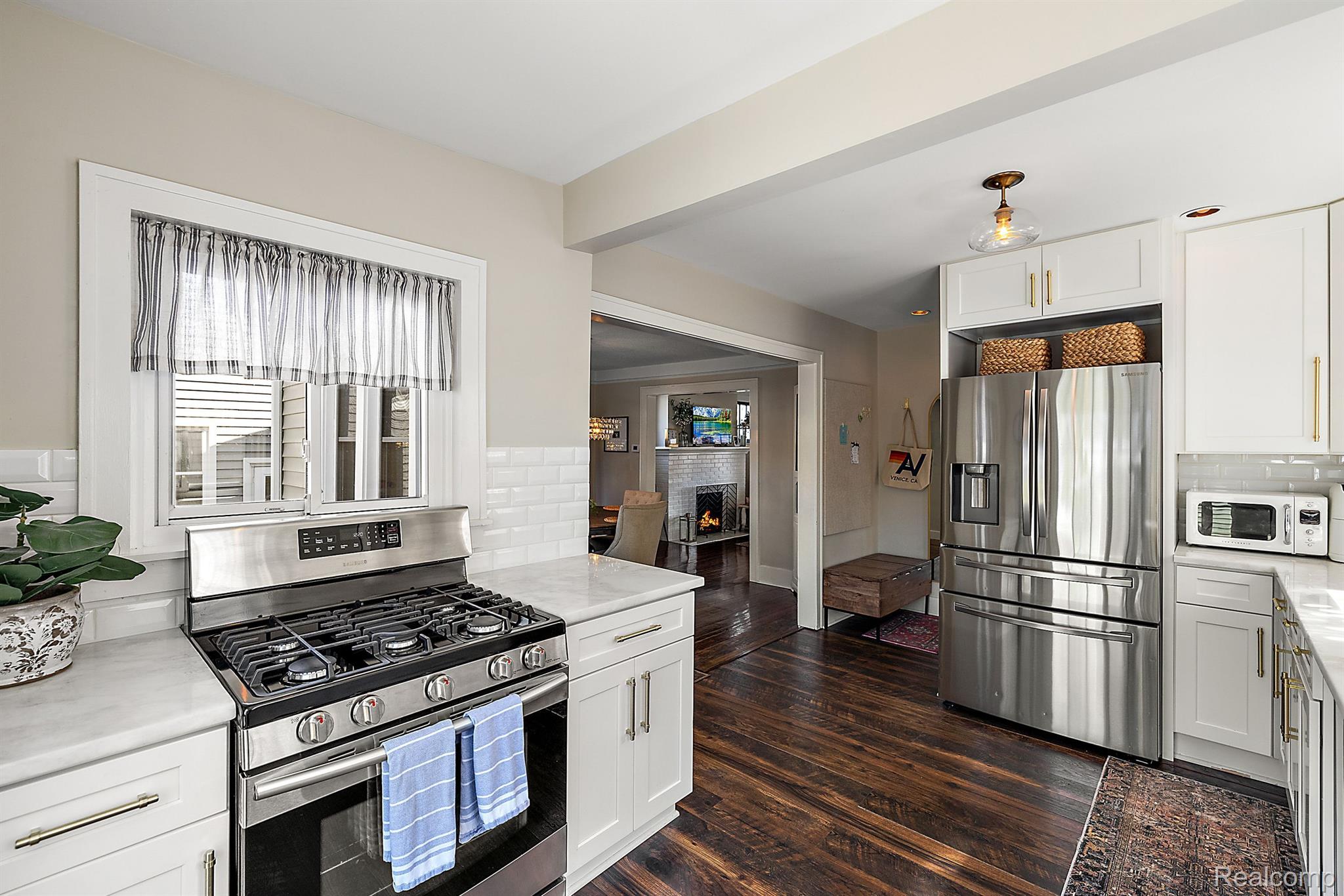 714 S Rembrandt Avenue