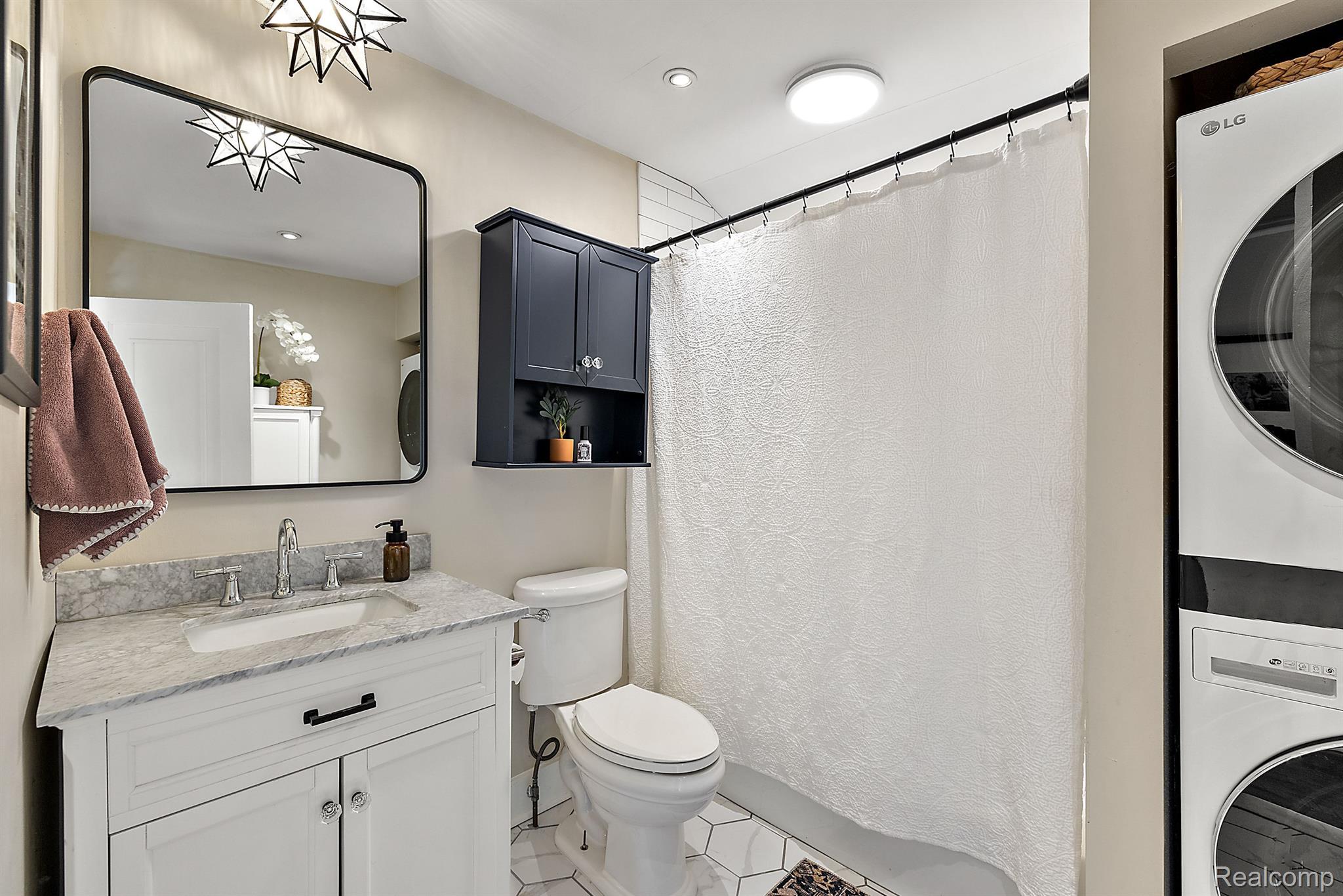 714 S Rembrandt Avenue