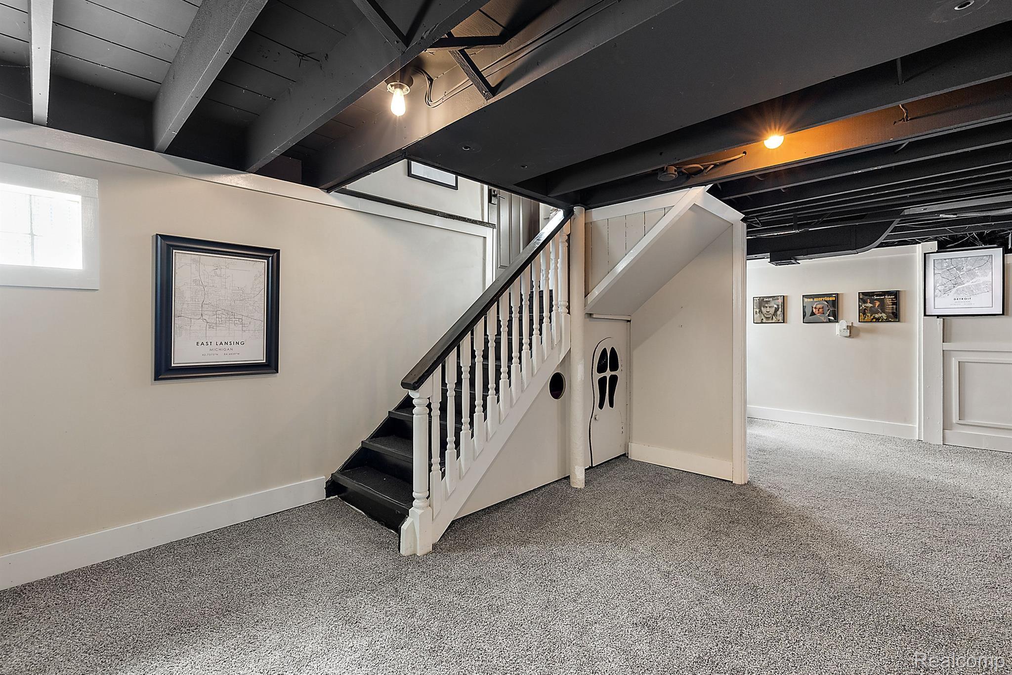 714 S Rembrandt Avenue