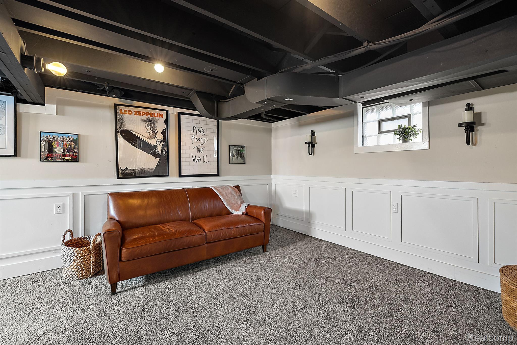 714 S Rembrandt Avenue