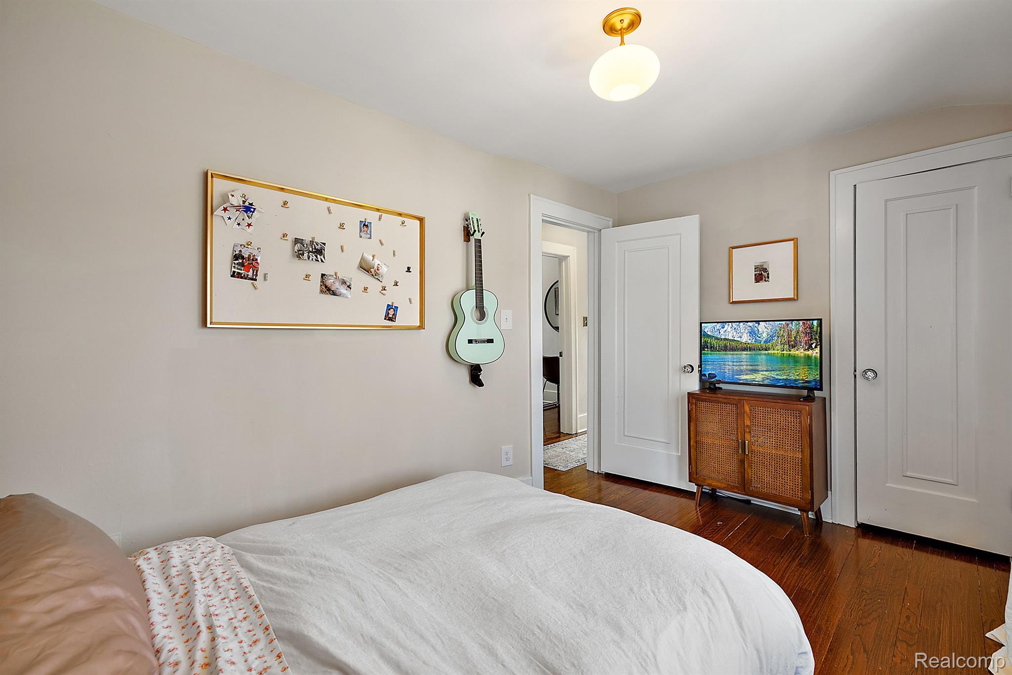 714 S Rembrandt Avenue