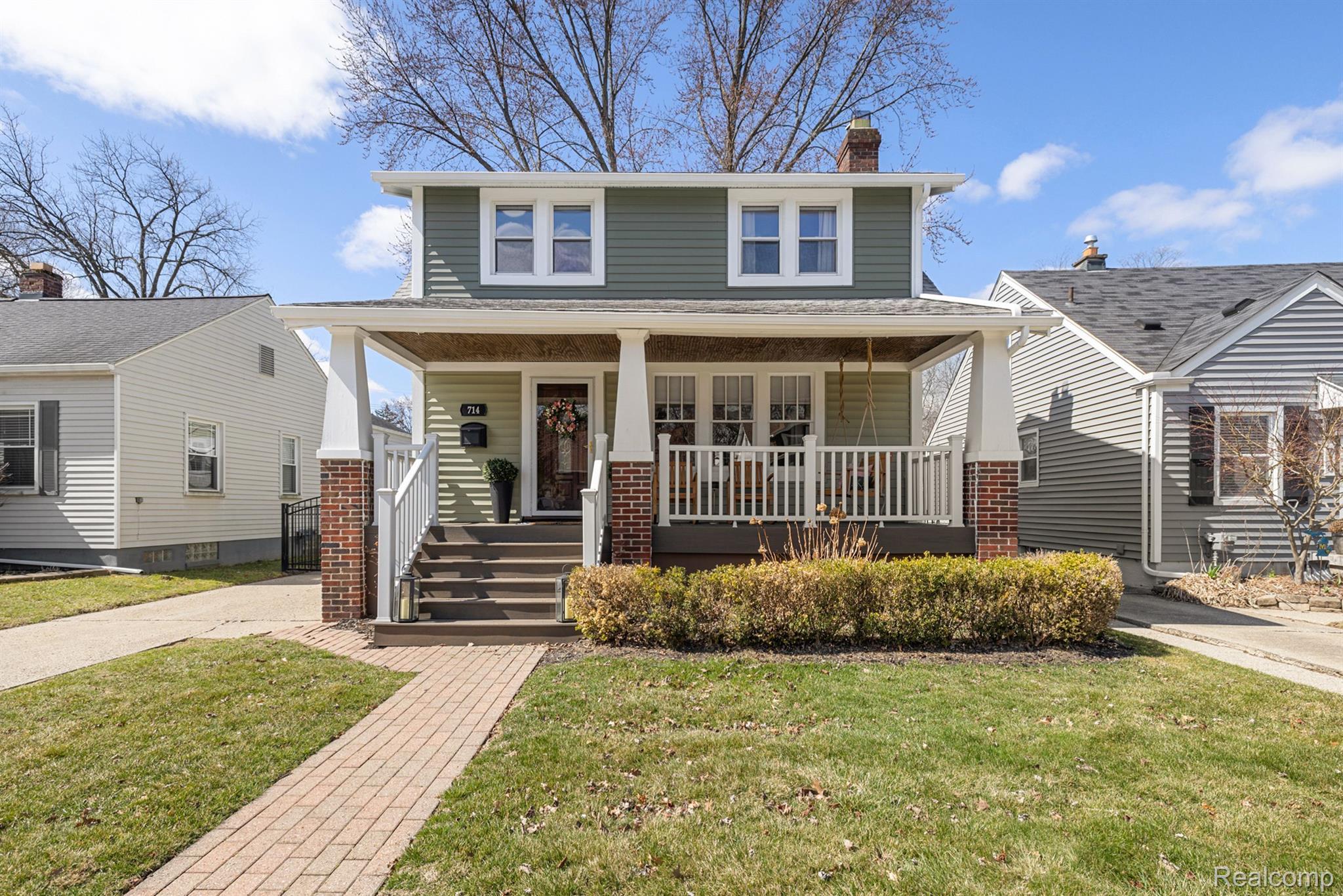 714 S Rembrandt Avenue