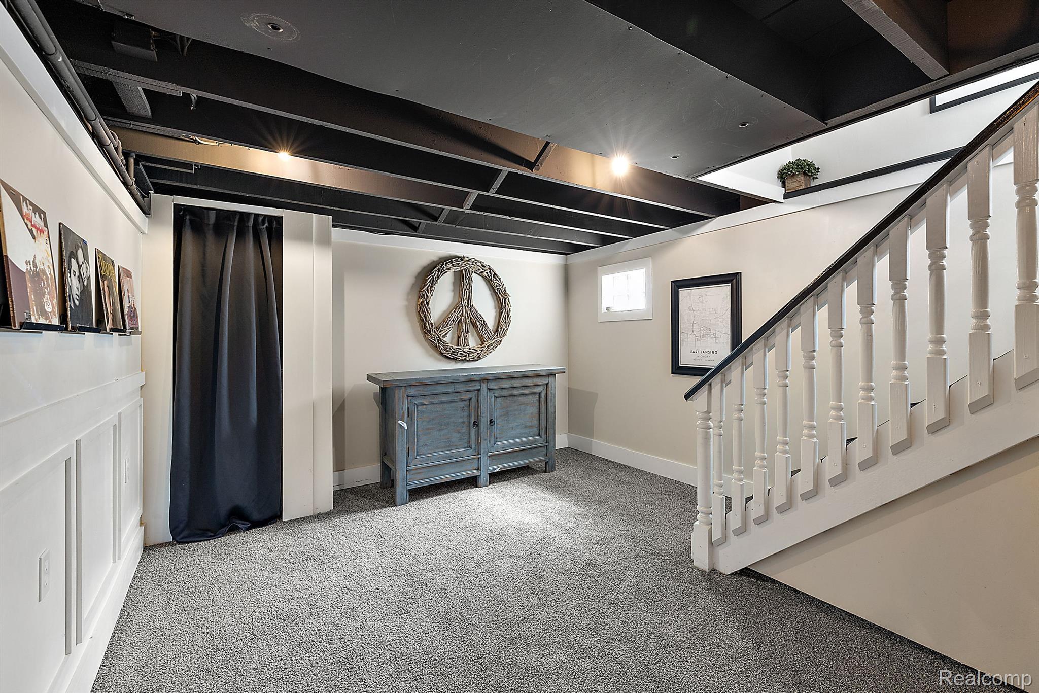 714 S Rembrandt Avenue