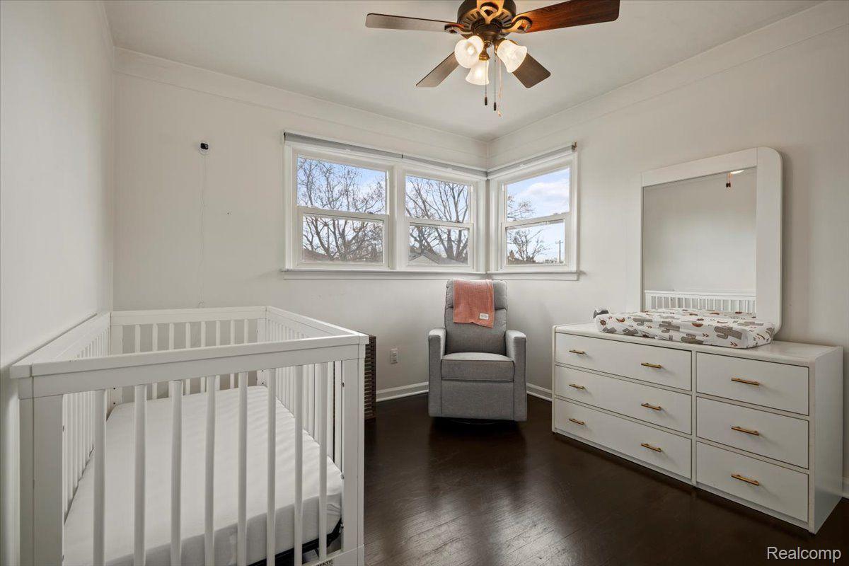 524 E LA SALLE Avenue