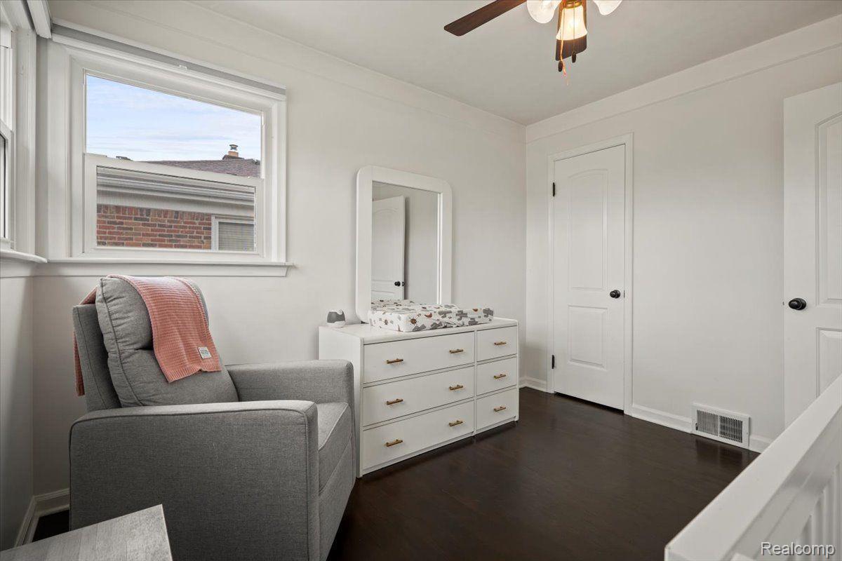 524 E LA SALLE Avenue