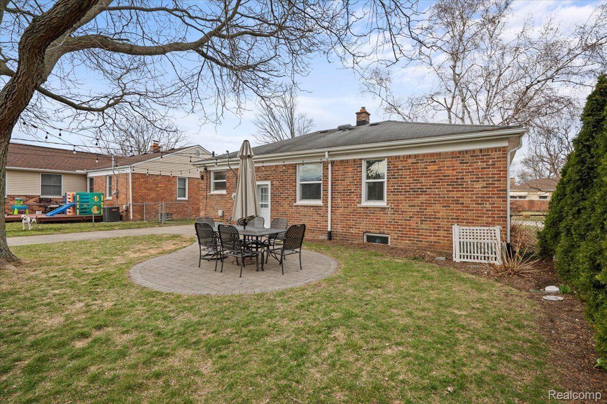 524 E LA SALLE Avenue