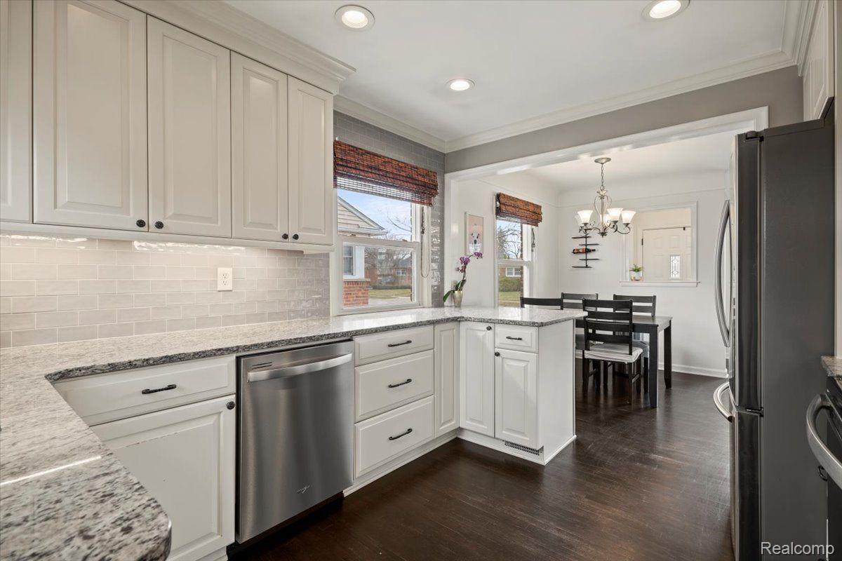 524 E LA SALLE Avenue