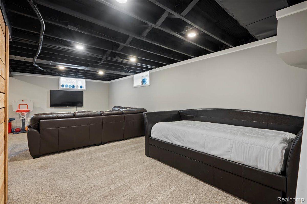 524 E LA SALLE Avenue