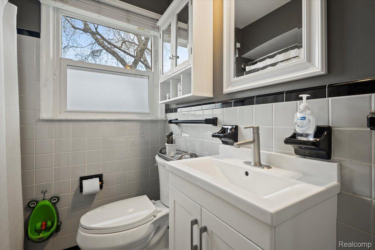 524 E LA SALLE Avenue