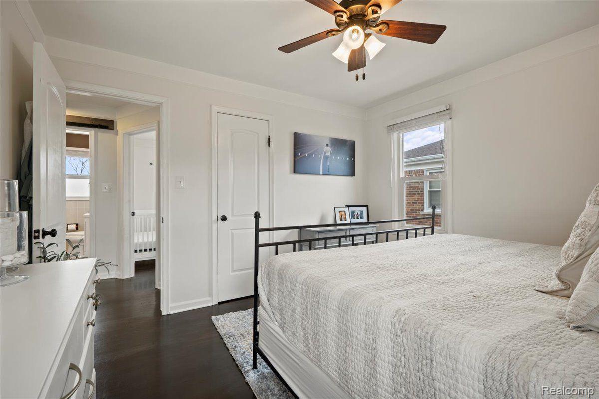 524 E LA SALLE Avenue