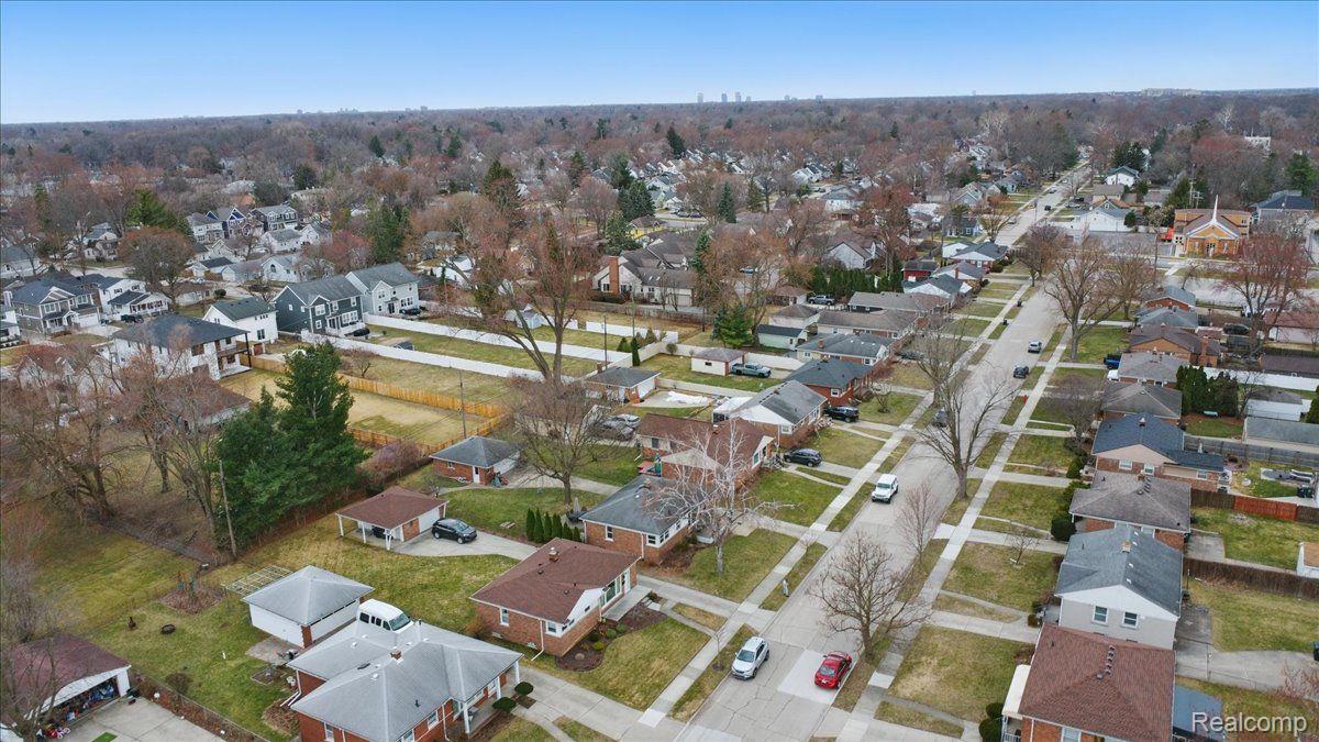 524 E LA SALLE Avenue