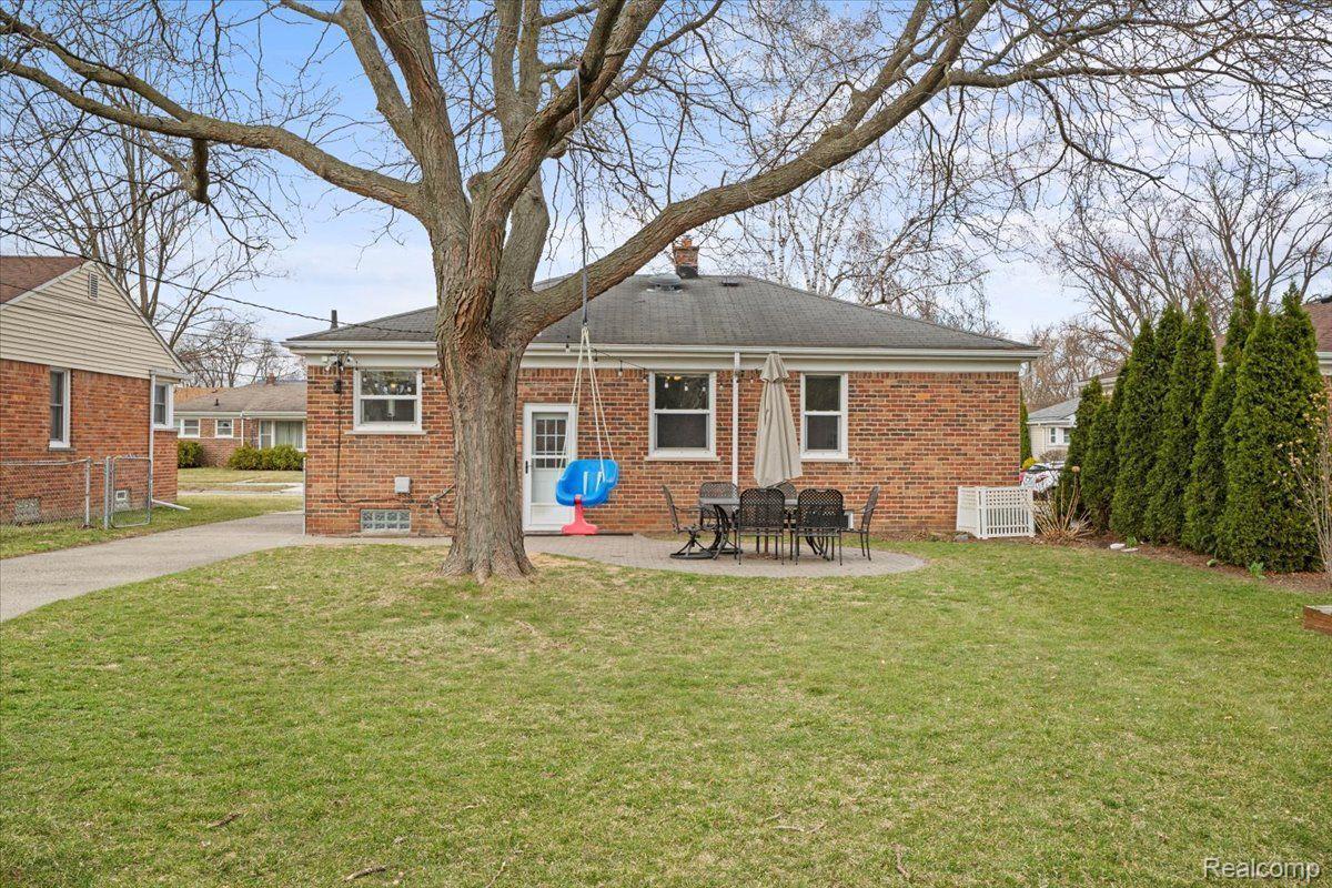 524 E LA SALLE Avenue