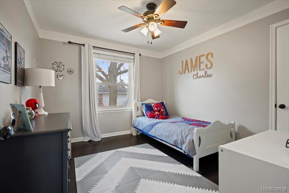 524 E LA SALLE Avenue