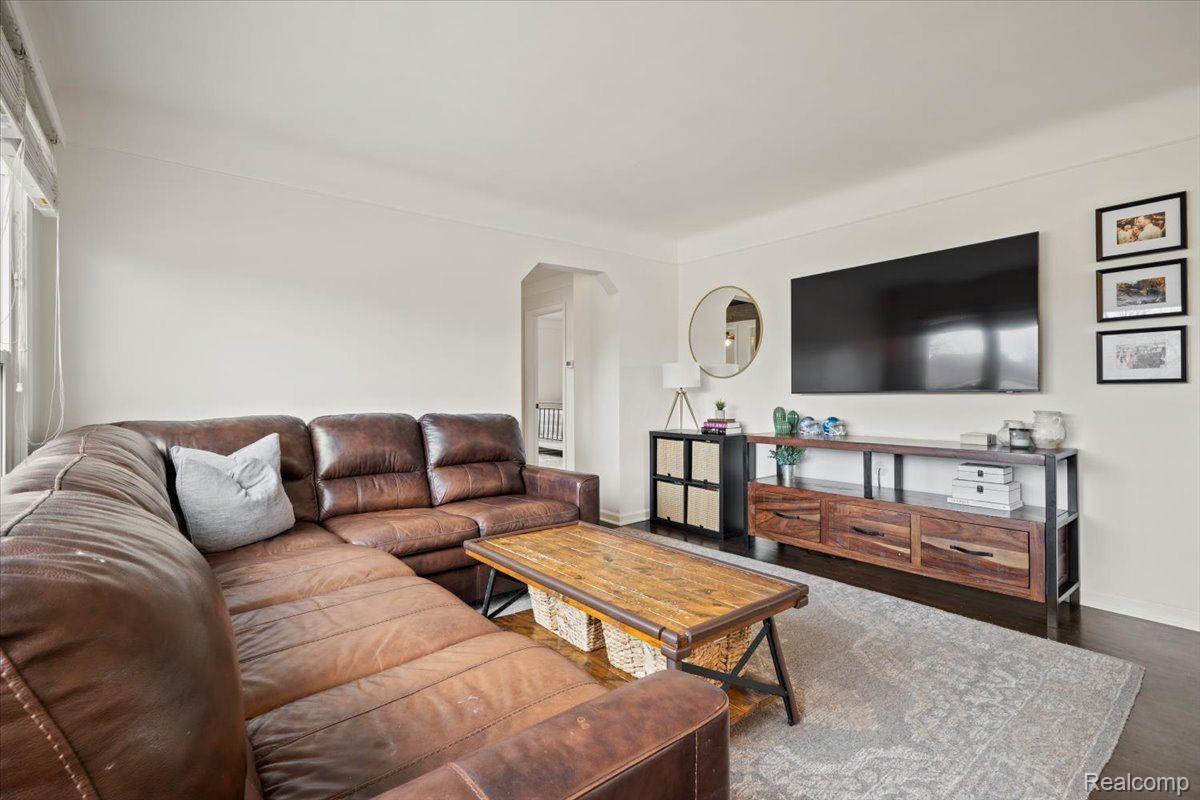 524 E LA SALLE Avenue