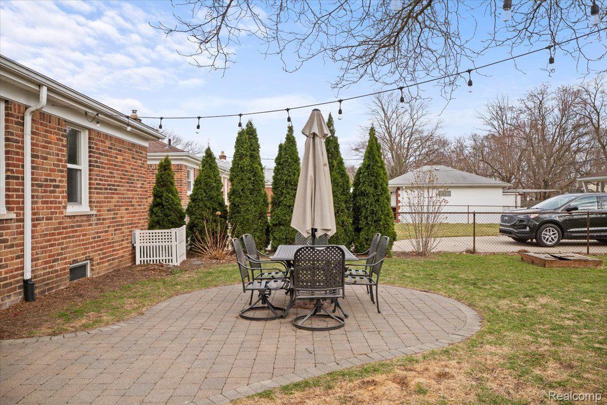 524 E LA SALLE Avenue