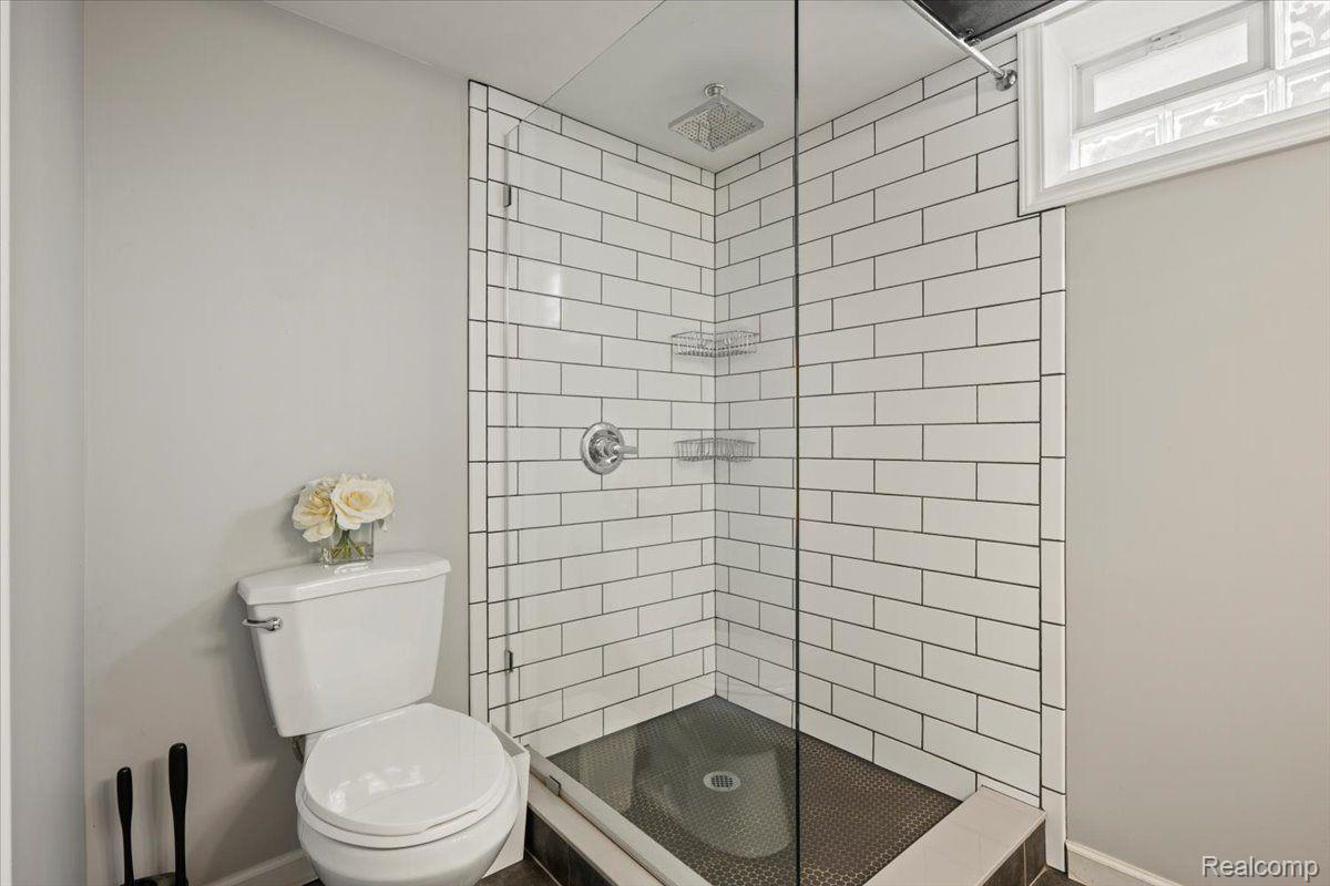 524 E LA SALLE Avenue