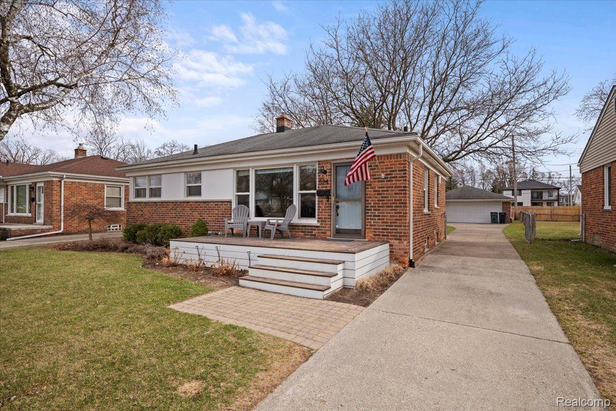 524 E LA SALLE Avenue