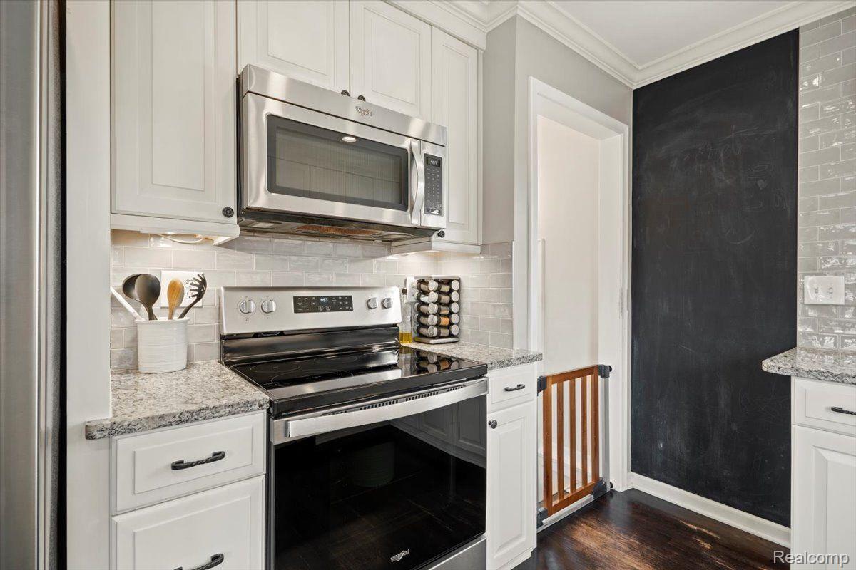 524 E LA SALLE Avenue