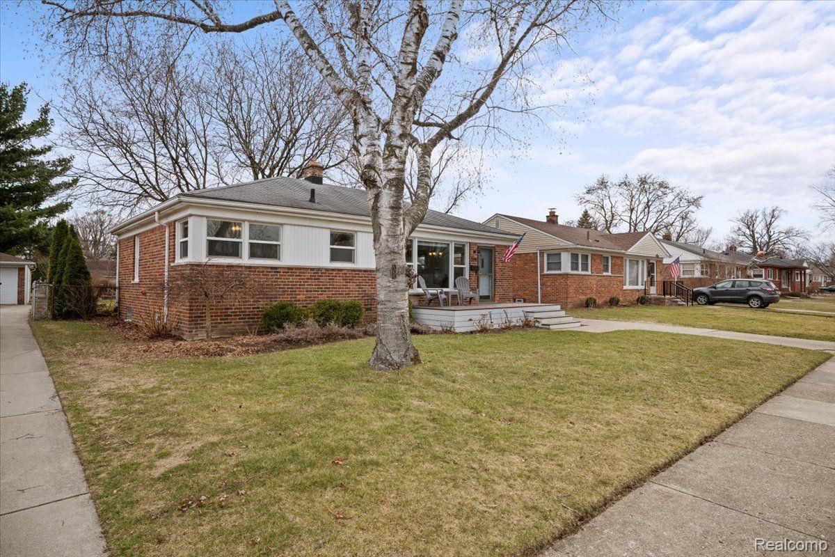 524 E LA SALLE Avenue