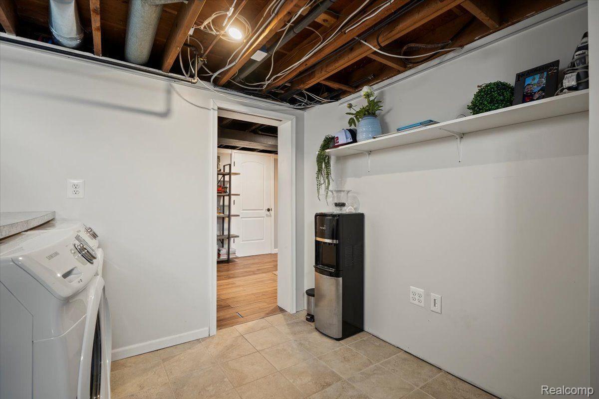 524 E LA SALLE Avenue