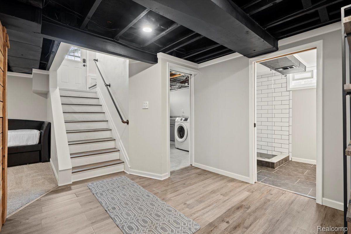 524 E LA SALLE Avenue