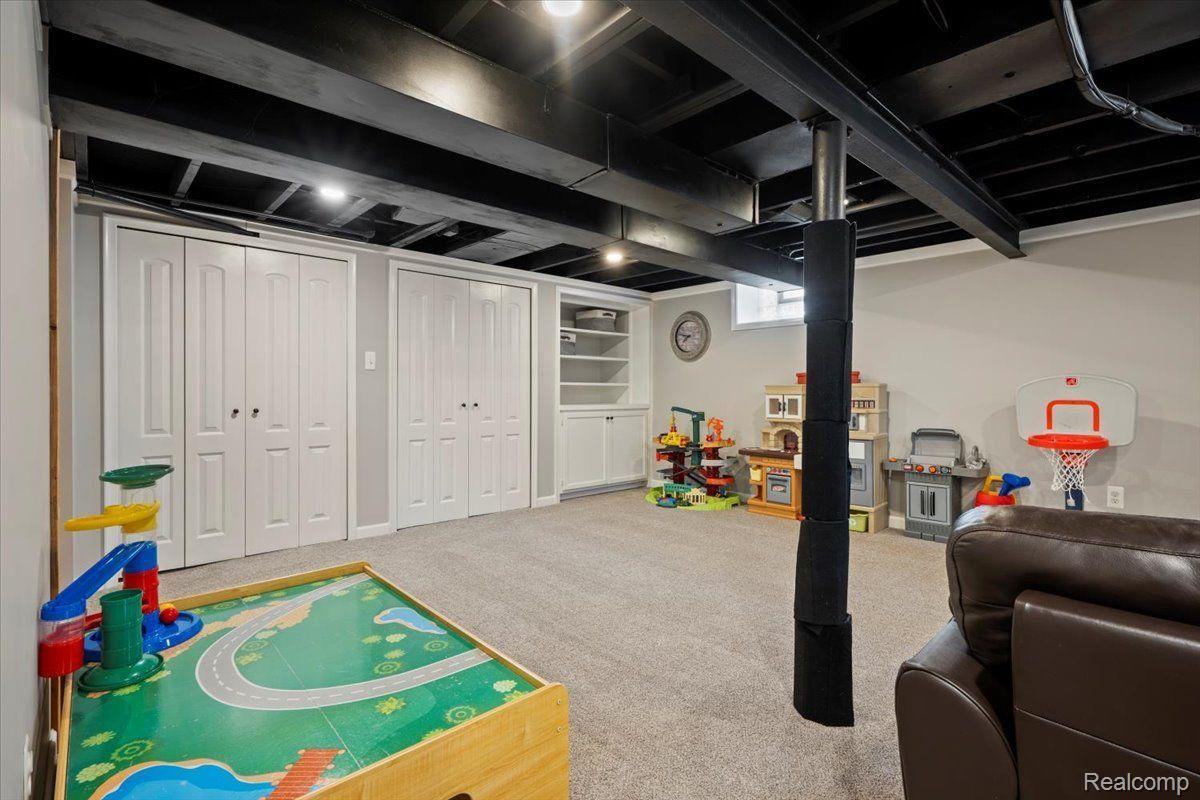 524 E LA SALLE Avenue