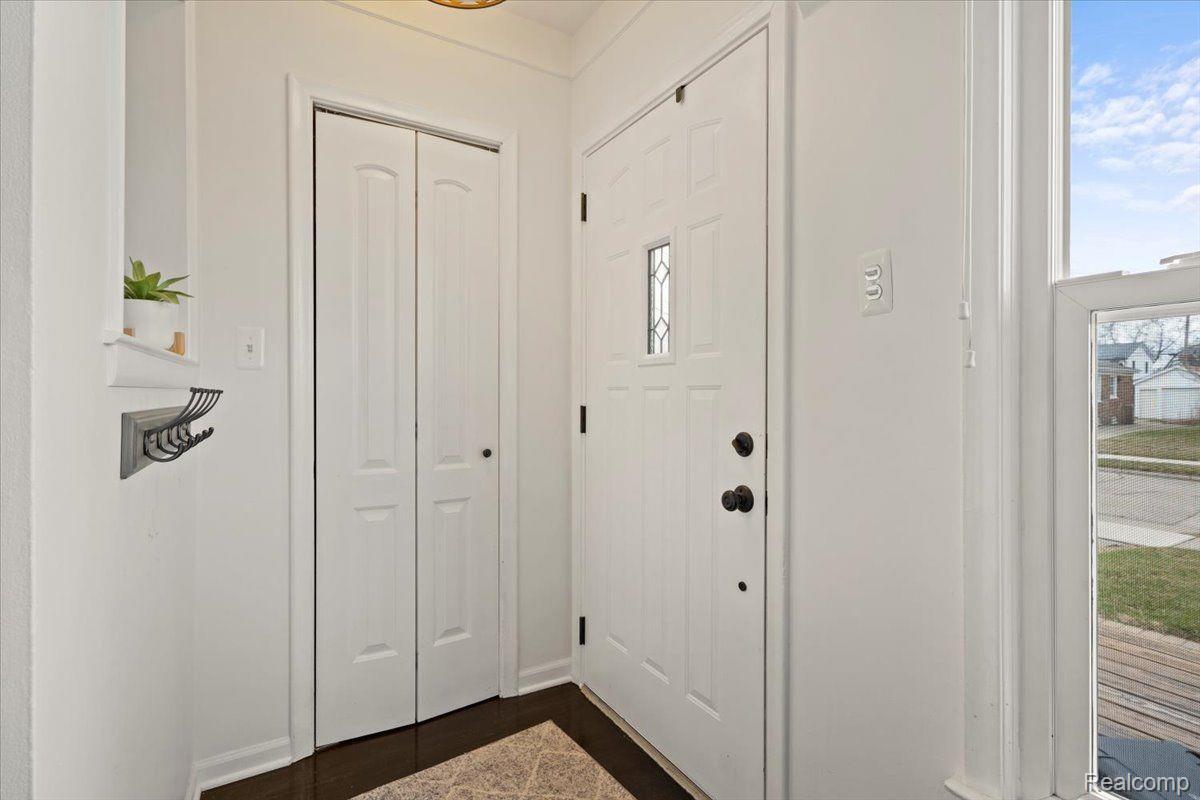 524 E LA SALLE Avenue